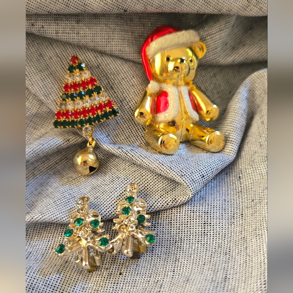 Christmas Brooches And Clip Earrings Lot Vintage